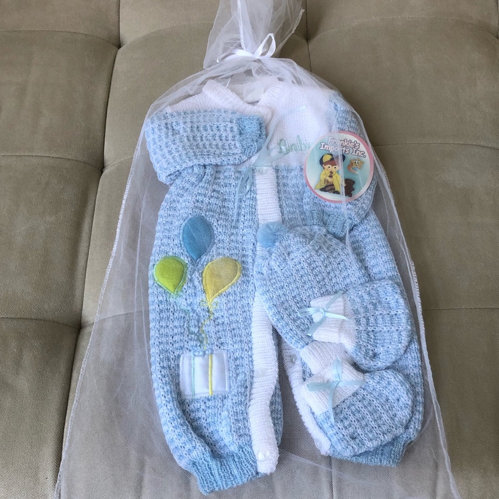🔥HP🔥Newborn Photo Prop-Matching Blue&White knitted onesie,hat and booties. NWT